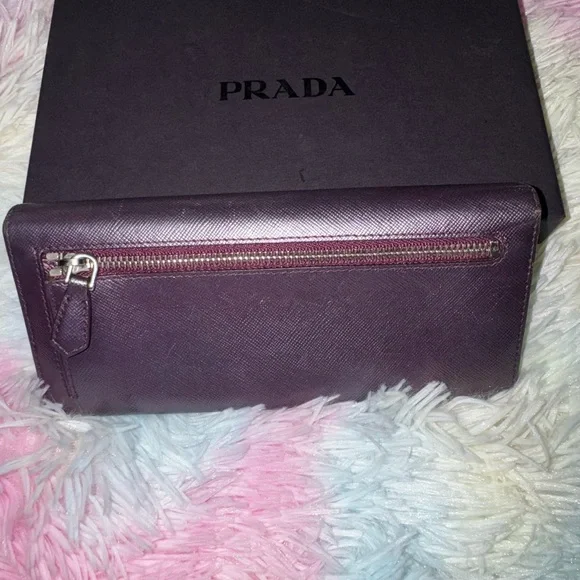 Price drop๐ฃPRADA metallic purple wallet Saffiano leather rare BOX INCLUDED!๐ - Picture 6 of 12